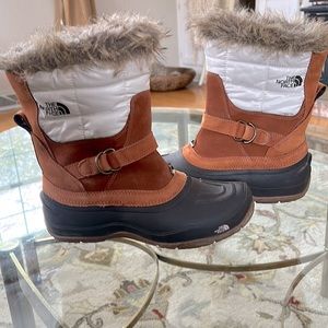 The North Face Winter Boots Womens Size 8 US Primaloft Waterproof